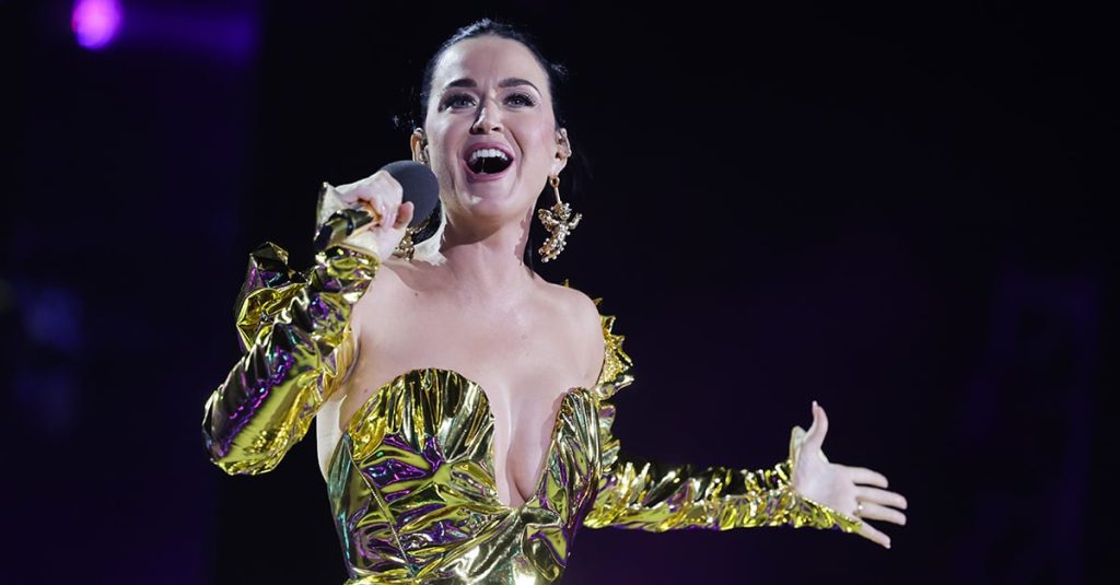 RoyalTourism Dubai Visa Hotel